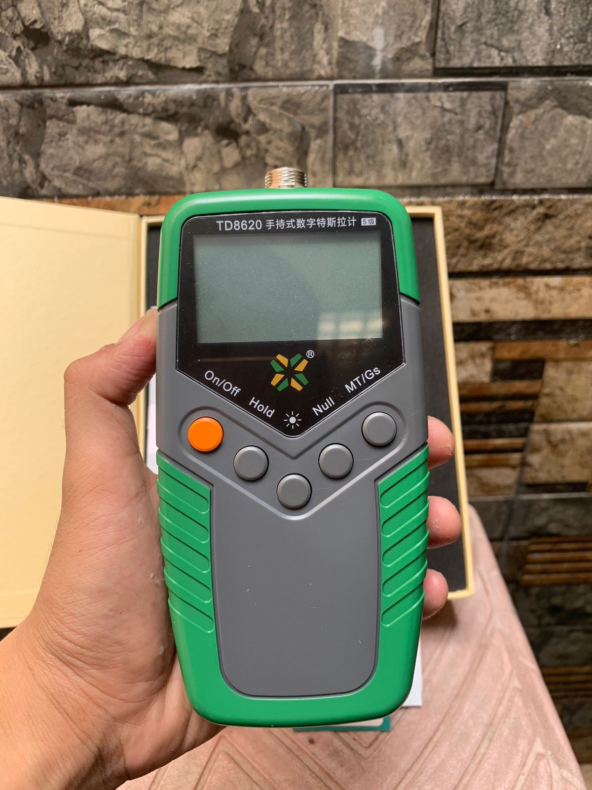 Gauss Tesla Meter TD8620 Gauss Tesla Meter TD8620 Contoh Gambar